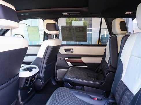 Used 2024 Toyota Sequoia Capstone AWD/4WD image 23