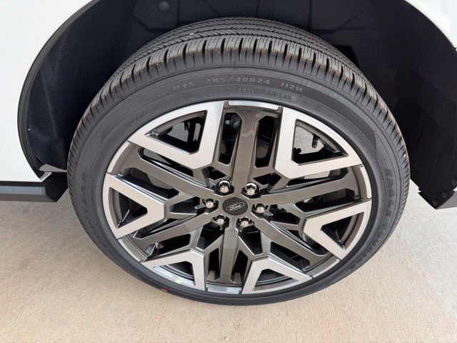 New 2026 Ford Expedition Platinum w/ Platinum Ultimate Package AWD/4WD image 5
