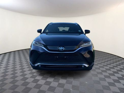 Used 2023 Toyota Venza Limited image 3