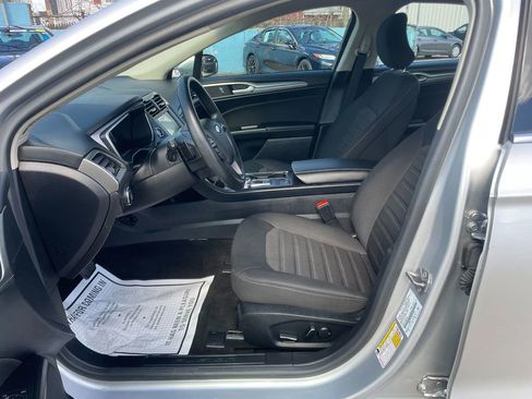 Used 2019 Ford Fusion SE image 12