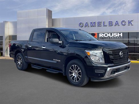 Used 2021 Nissan Titan SV w/ SV Convenience Package image 7