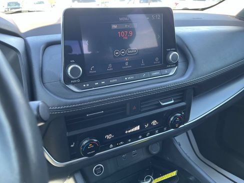 Used 2023 Nissan Rogue SV w/ SV Premium B Package FWD image 16
