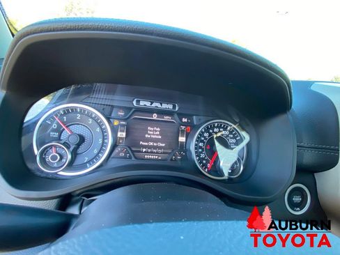 Used 2022 RAM 1500 Laramie AWD/4WD image 38