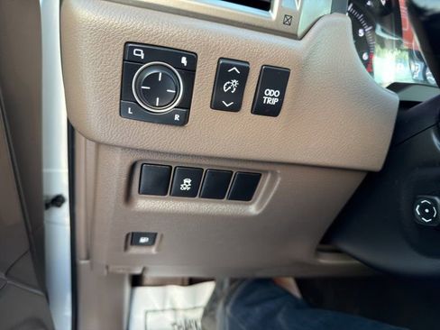 Used 2017 Lexus GX 460 image 31