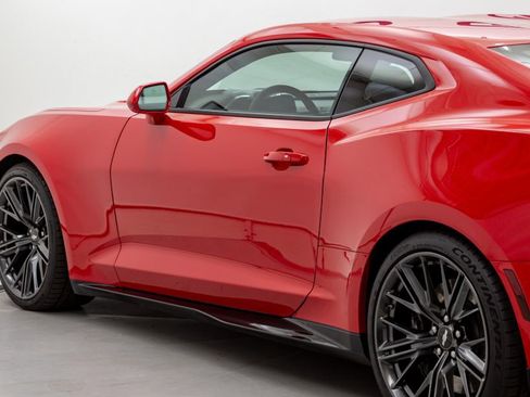 Used 2018 Chevrolet Camaro ZL1 image 12
