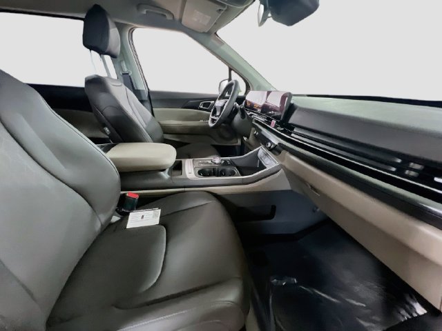 New 2027 Kia Carnival LXS FWD image 30