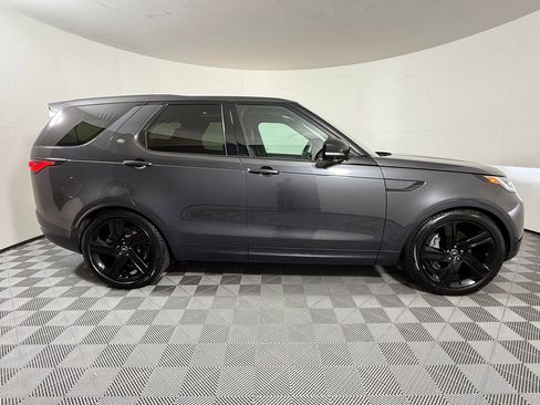 Used 2025 Land Rover Discovery S AWD/4WD image 8