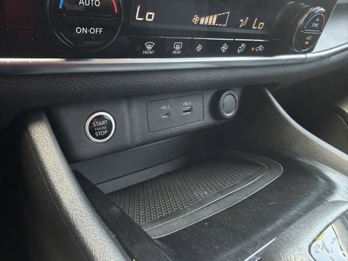 Certified 2022 Nissan Rogue SV image 22