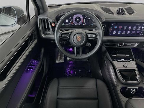 Certified 2025 Porsche Cayenne image 24