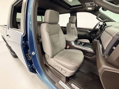 Certified 2025 Chevrolet Silverado 2500 LTZ w/ LTZ Plus Package image 32