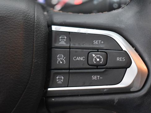 Used 2022 Jeep Compass Limited image 33