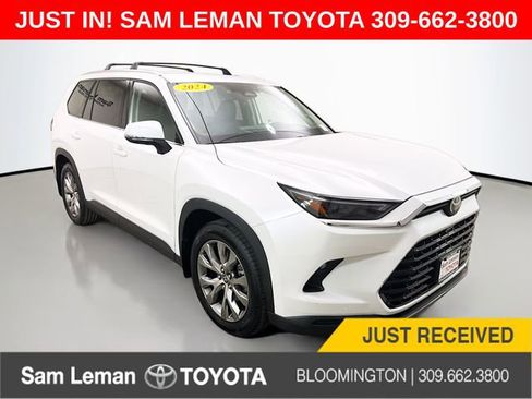 Used 2024 Toyota Grand Highlander FWD image 1