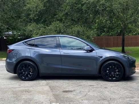 Used 2023 Tesla Model Y AWD image 10