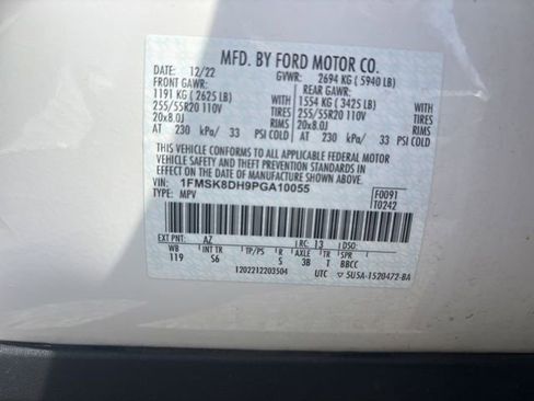 Used 2023 Ford Explorer XLT w/ Equipment Group 202A AWD/4WD image 25