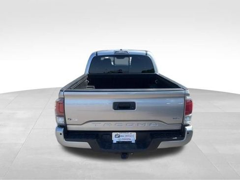 Used 2023 Toyota Tacoma TRD Off-Road w/ TRD Premium Off Road Package AWD/4WD image 4