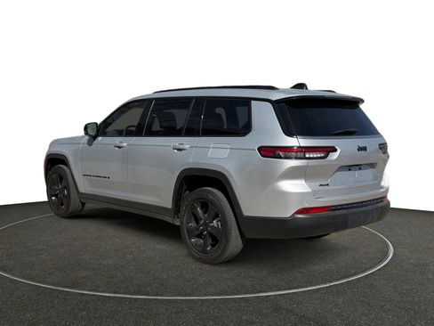 Used 2023 Jeep Grand Cherokee L Laredo AWD/4WD image 3