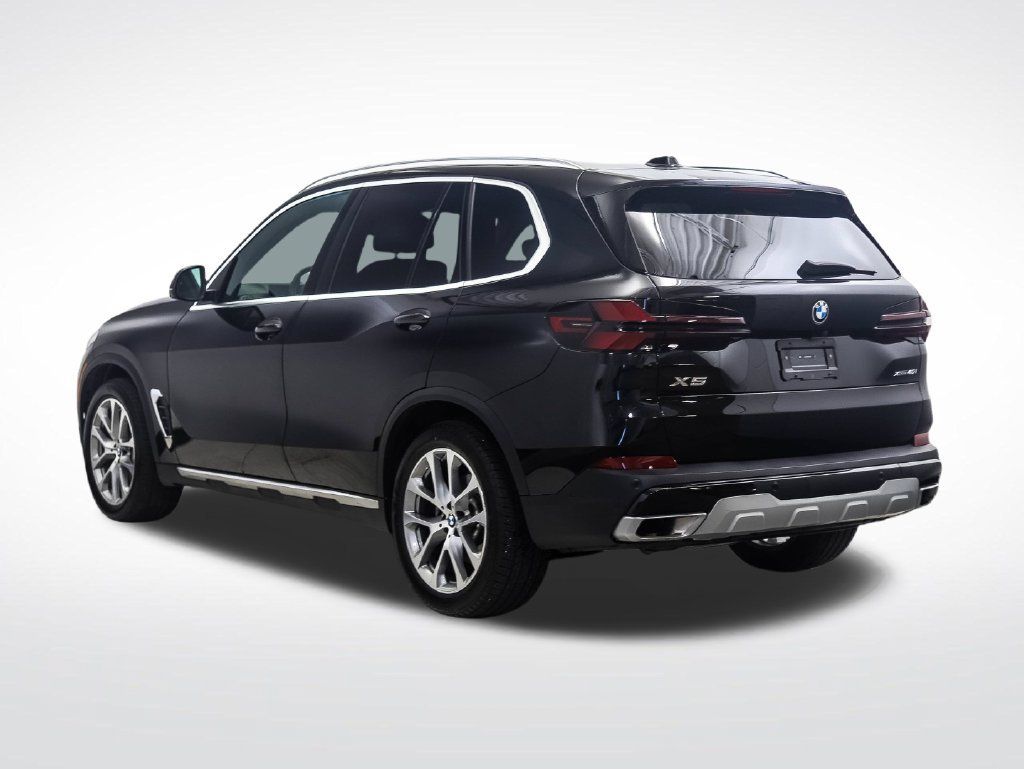 Used 2024 BMW X5 xDrive40i w/ Premium Package AWD/4WD image 3