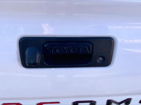 Certified 2022 Toyota Tacoma SR image 31