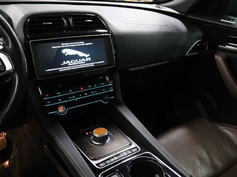 Used 2017 Jaguar F-PACE S image 30