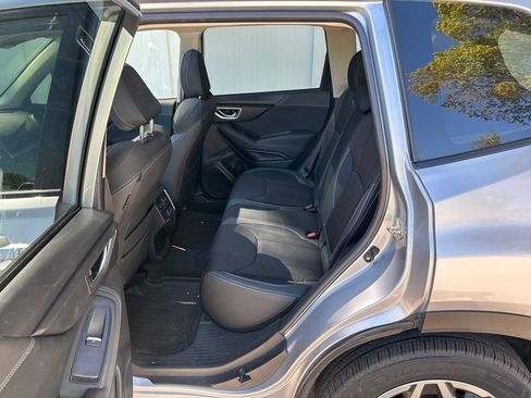 Used 2019 Subaru Forester Premium AWD/4WD image 20