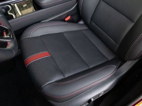 New 2024 Chevrolet Traverse RS w/ LPO, Floor Liner Package AWD/4WD image 31