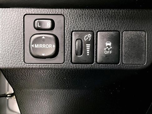 Used 2015 Toyota RAV4 XLE image 34