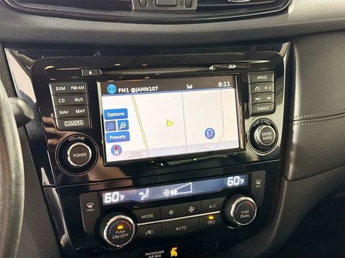 Used 2017 Nissan Rogue SL w/ SL Premium Package AWD/4WD image 16