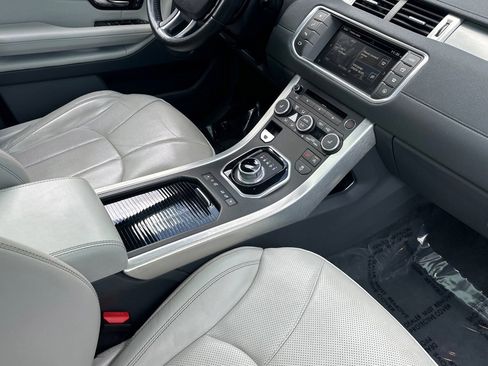 Used 2016 Land Rover Range Rover Evoque HSE image 32