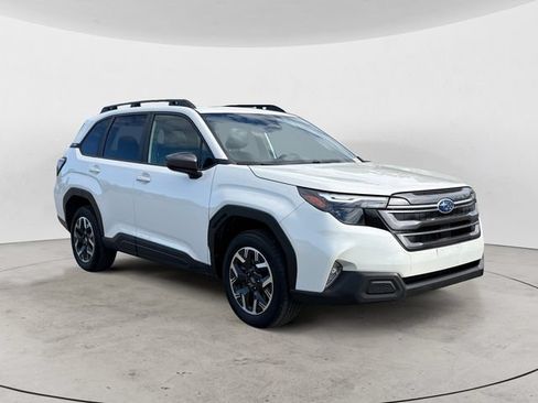 Used 2025 Subaru Forester Premium AWD/4WD image 3
