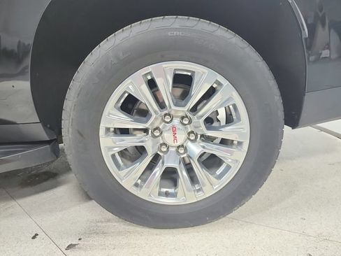 Used 2025 GMC Yukon XL Denali AWD/4WD image 14