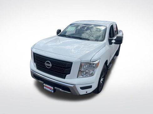 Used 2024 Nissan Titan SV w/ SV Convenience Package image 37