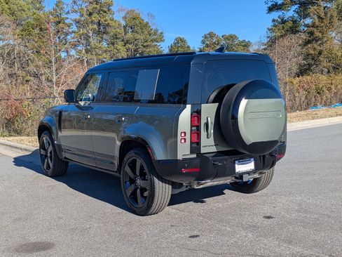 Used 2025 Land Rover Defender 110 X-Dynamic SE image 7