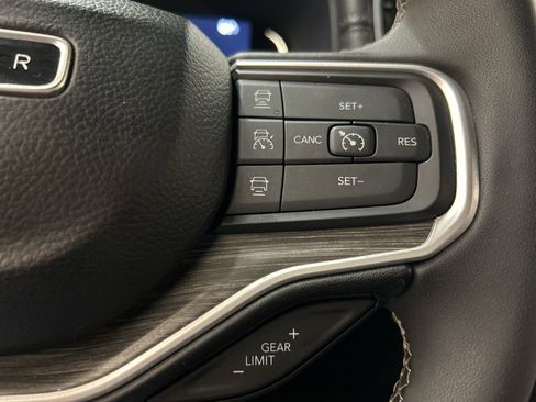 Used 2024 Jeep Wagoneer Series II AWD/4WD image 10