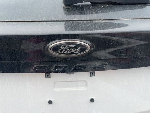 Used 2023 Ford Edge SE w/ Black Appearance Package image 18