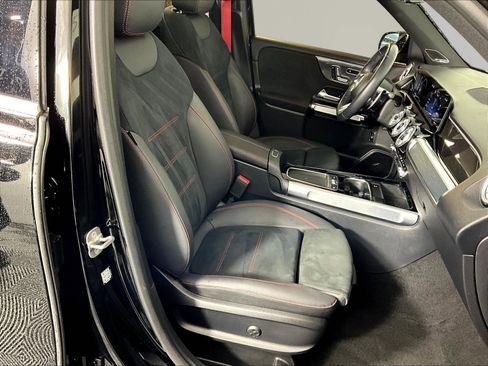Used 2025 Mercedes-Benz GLB 35 AMG 4MATIC image 27