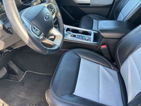 Used 2022 Ford Explorer XLT w/ Equipment Group 202A image 11