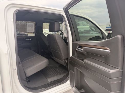 Used 2025 Chevrolet Silverado 1500 LT image 17