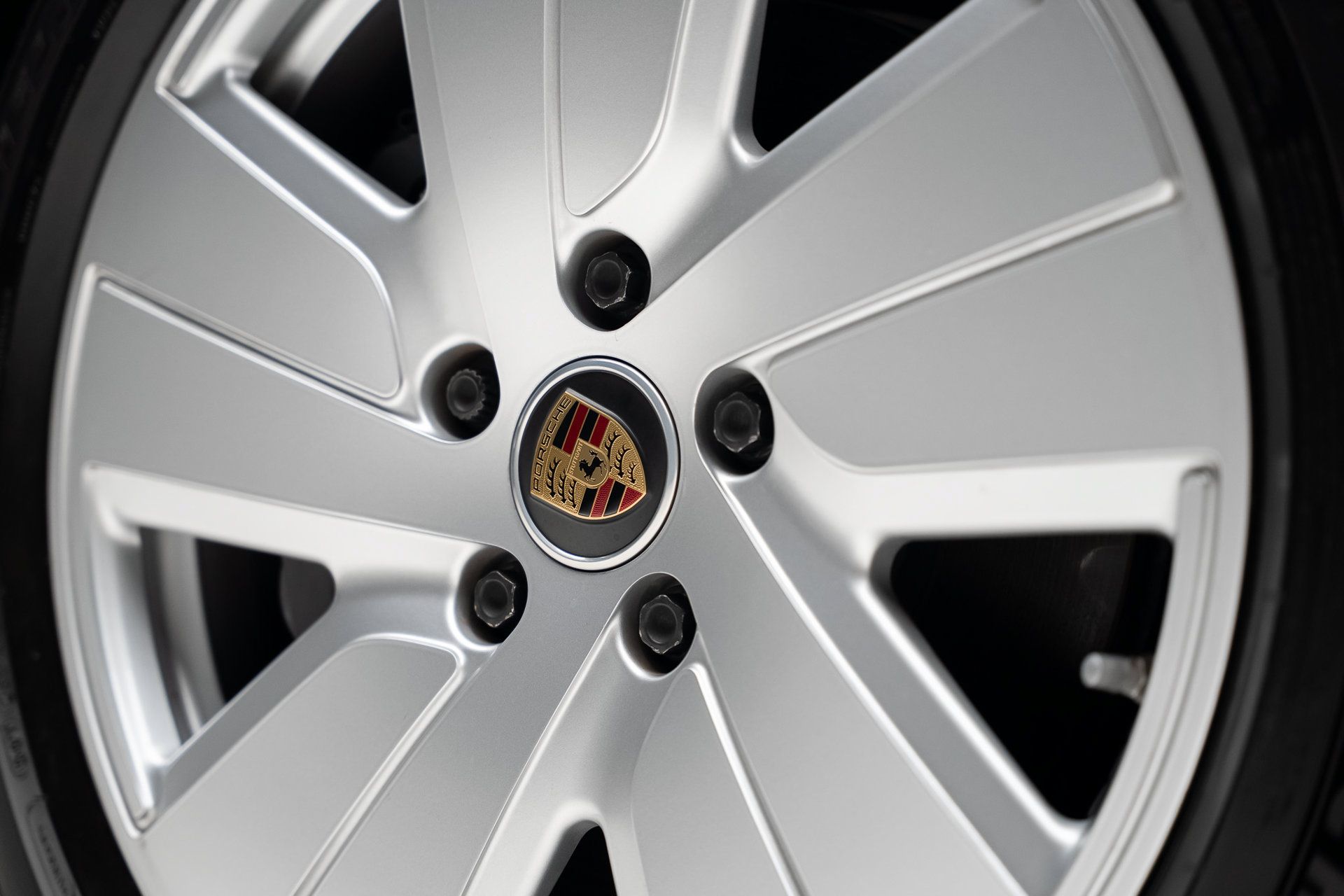 Used 2022 Porsche Taycan RWD image 22