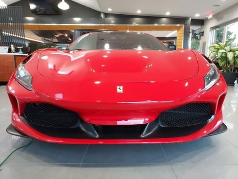 Used 2021 Ferrari F8 Tributo image 9