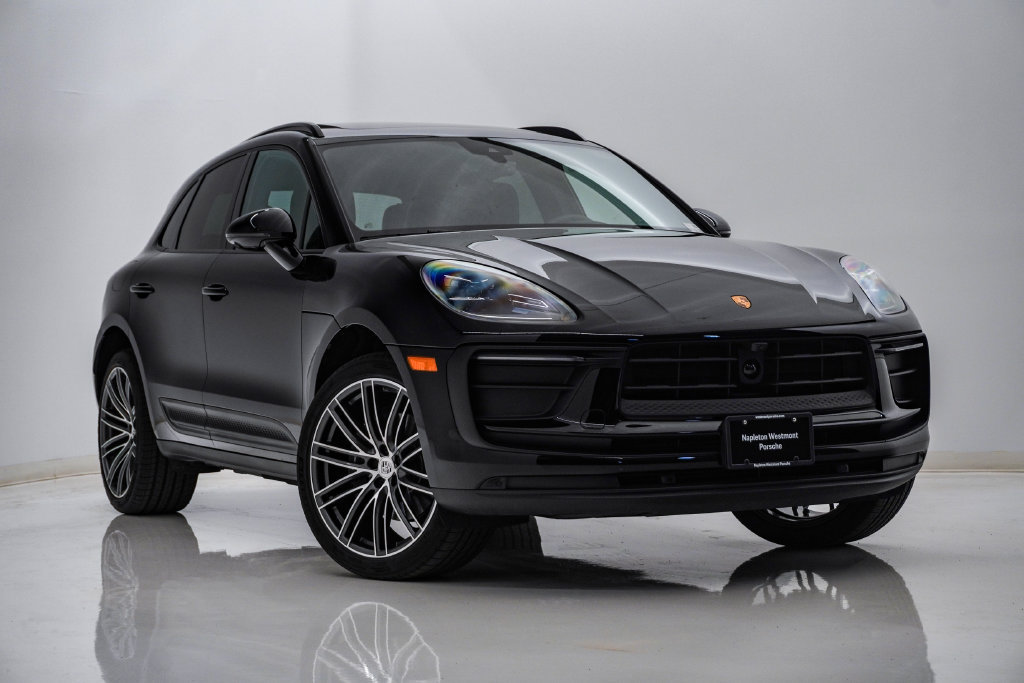 Certified 2026 Porsche Macan AWD/4WD image 8