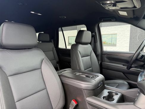 Used 2022 Chevrolet Tahoe Z71 w/ Luxury Package AWD/4WD image 32