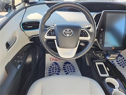 Used 2017 Toyota Prius Prime Advanced w/ Carpet Mat Package image 9