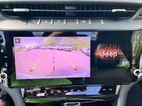 Certified 2026 Jeep Grand Cherokee Limited w/ Limited Altitude Package AWD/4WD image 39