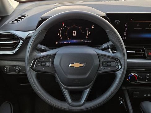 Used 2025 Chevrolet TrailBlazer LT AWD/4WD image 18