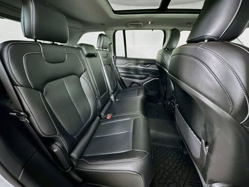 Used 2022 Jeep Grand Cherokee Limited 4xe w/ Luxury Tech Group II AWD/4WD image 34
