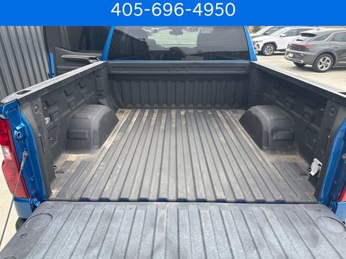 Used 2022 Chevrolet Silverado 1500 LT AWD/4WD image 30