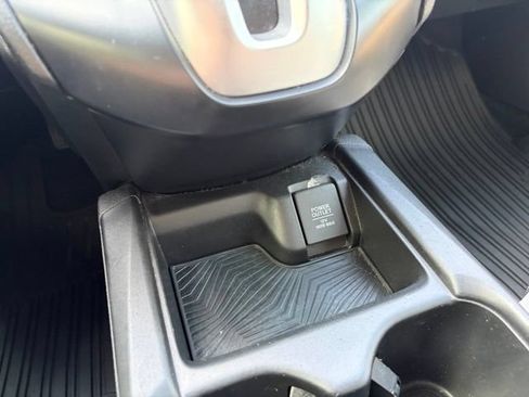 Used 2019 Honda CR-V LX image 17