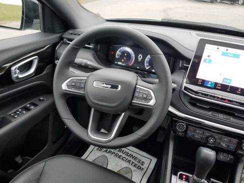 Used 2025 Jeep Compass Limited w/ High Altitude Package image 18