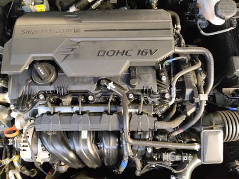 Used 2024 Hyundai Elantra SEL image 30