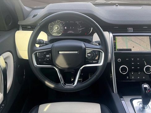 Used 2023 Land Rover Discovery Sport SE R-Dynamic image 5